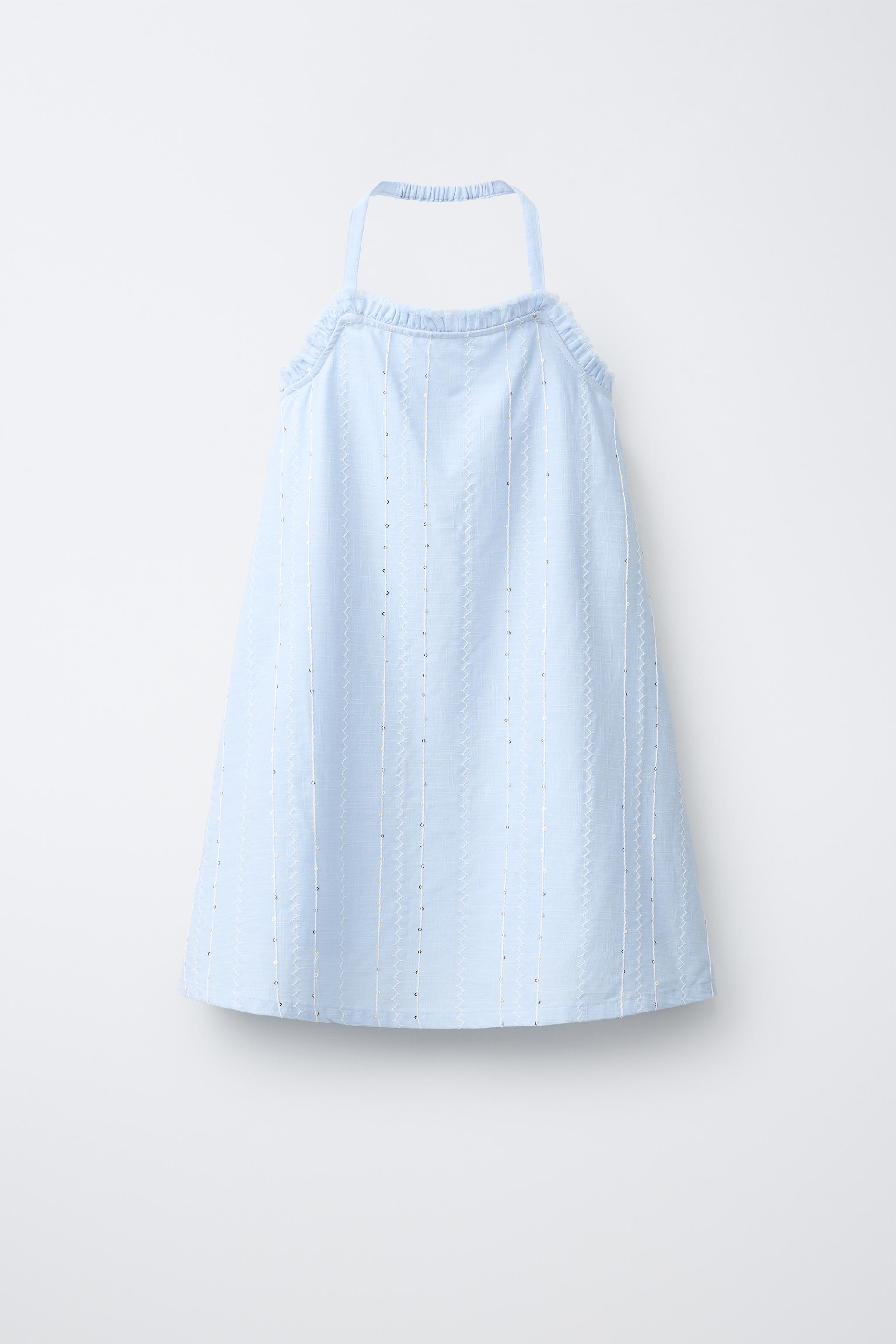 ROBE BRODÉE À PAILLETTES